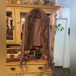 Chic Faux Fur Trimmed Cape in Soft Brown